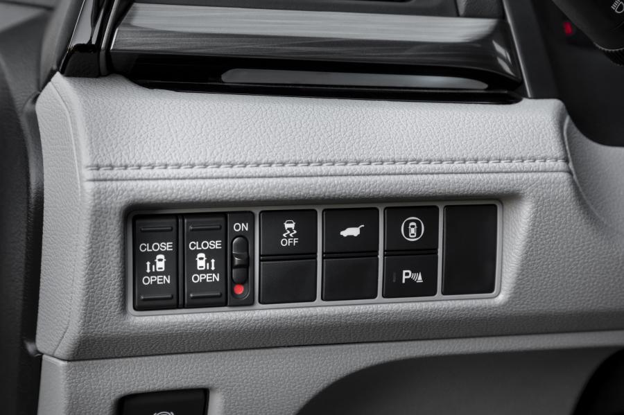Детали интерьера Honda Odyssey 2020 года  (NA) (фото 56 из 119)